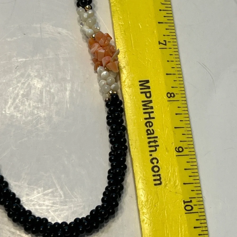 VINTAGE GENUINE CORAL & ONYX BEAD 16.5
